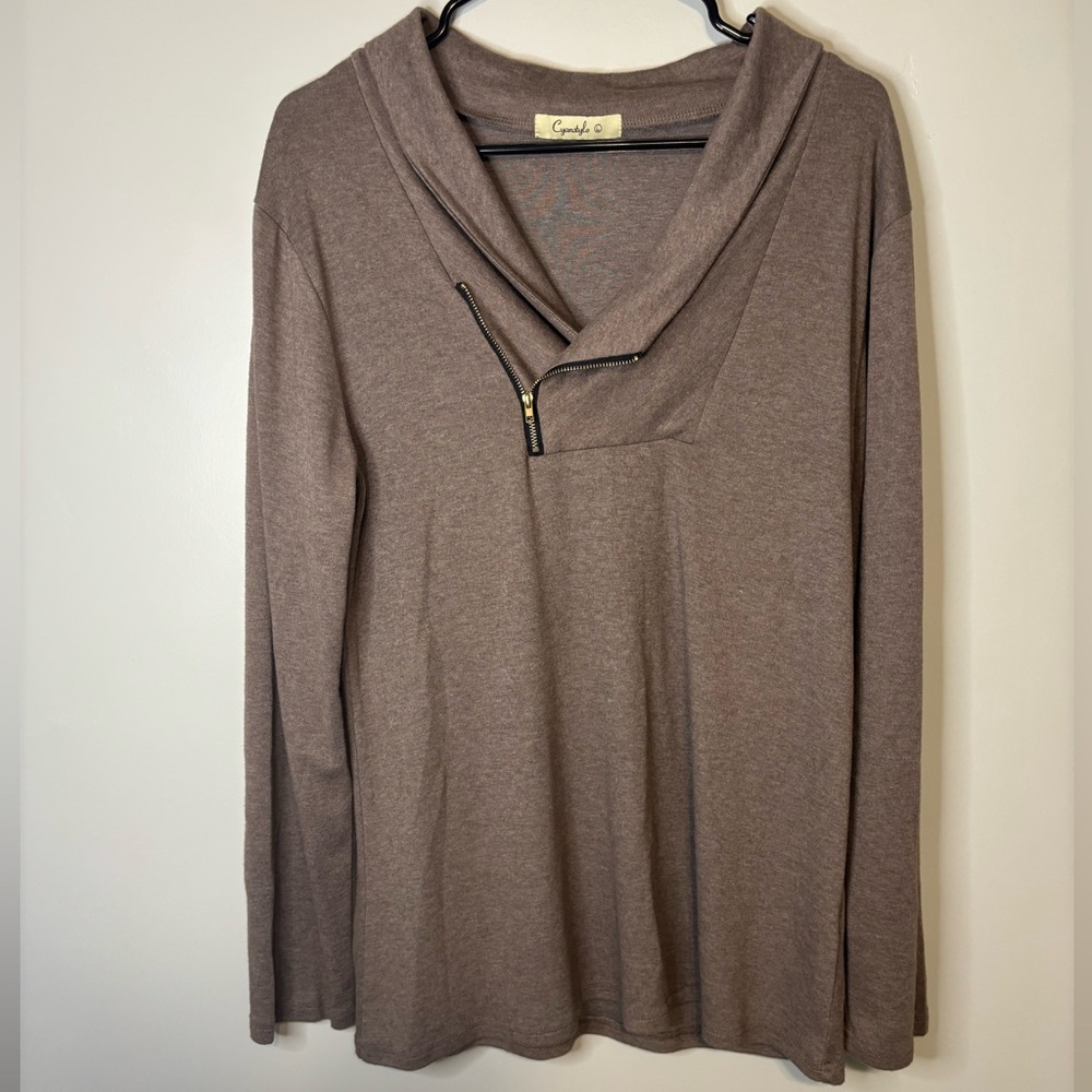 Like New Women's Brown Long Sleeve Top with Detailed Zipper Neckline